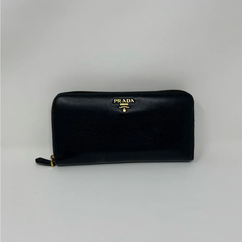 Preloved Prada Black Zip-Around Wallet with Gold Accents - Picture 3 of 16